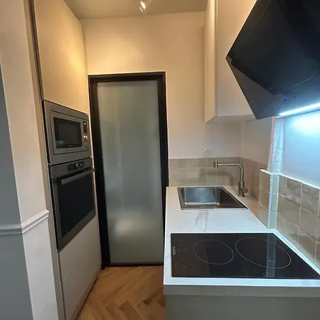 Apartment Flat In Heart Of *