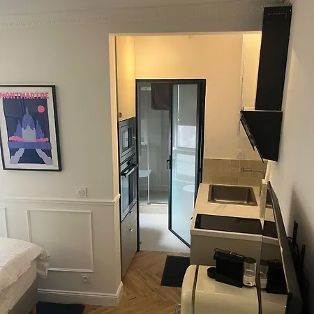 Flat In Heart Of Apartment Paris
