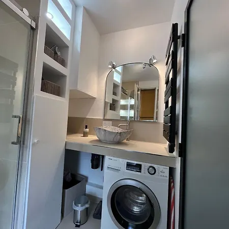 Flat In Heart Of * Paris