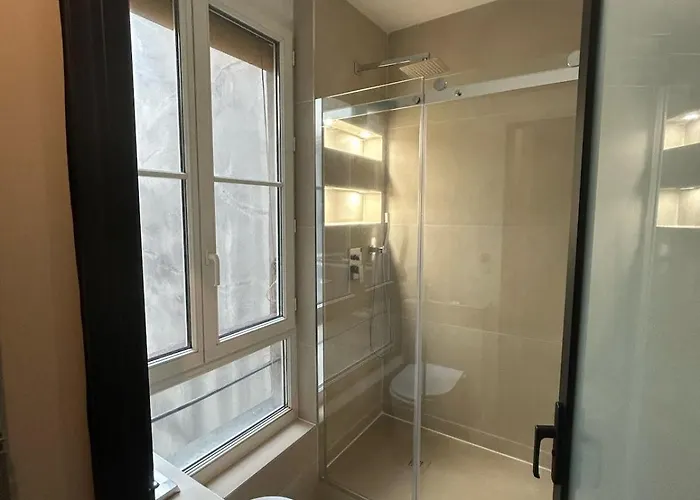 Flat In Heart Of * Paris