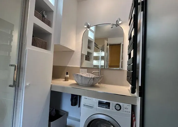 Flat In Heart Of * Paris