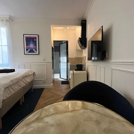 Flat In Heart Of Апартаменты Париж