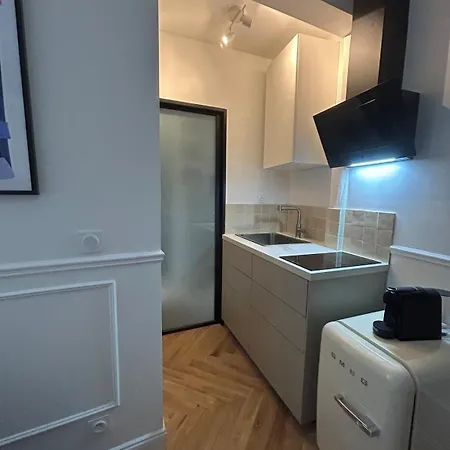 Flat In Heart Of * Париж